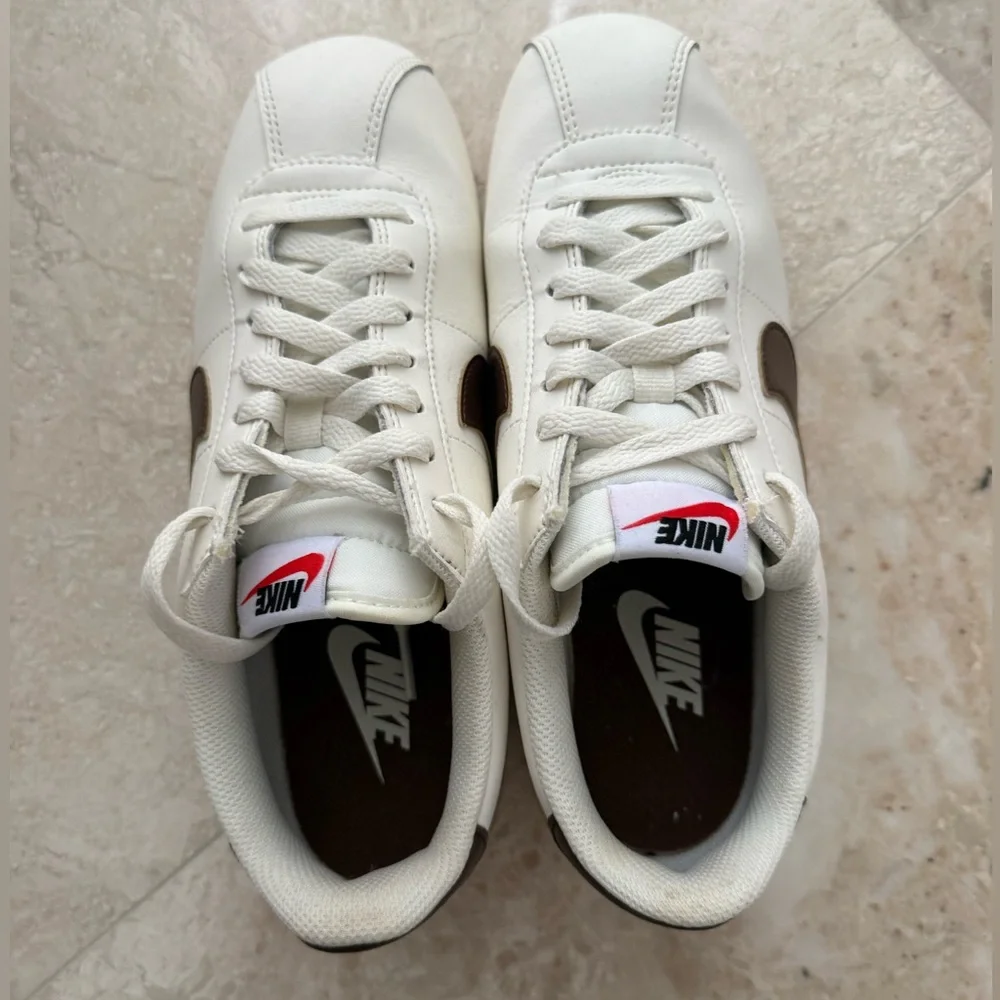 Nike Women's Cortez Leather - Picture 2 of 9